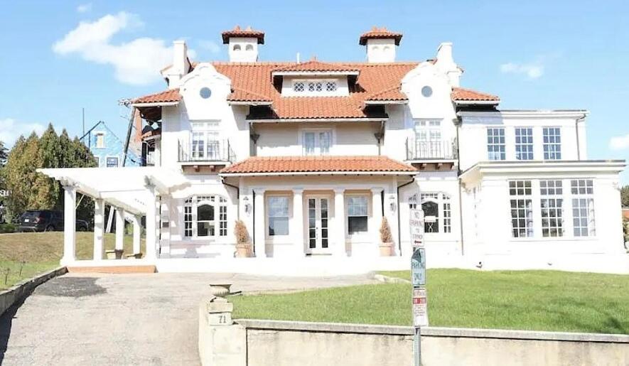 Gorgeous 5 Bedroom Boston Home Chestnut Hill المظهر الخارجي الصورة